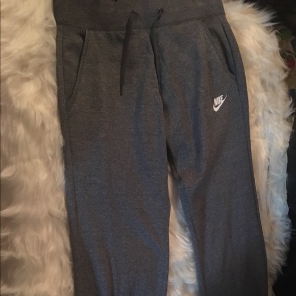 Nike sweatpants - Picture 1 of 2